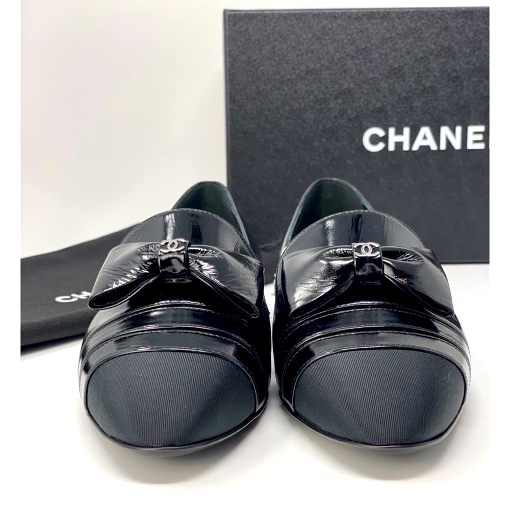CHANEL black patent  leather bow loafers flats EURO 37.5/USA 7.5 - Picture 7 of 16